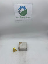 Load image into Gallery viewer, Grainger 4CFJ7A Pressure Gauge 0-30PSI Liq. Filled Btm Mount *Lot of (3)* (Open Box)