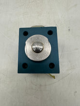 Load image into Gallery viewer, Rexroth 3630630010 3/2-Way Directional Control Valve (No Box)