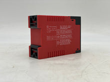 Load image into Gallery viewer, Stahl 9251/02-10 Relay Repeater, 24VDC (Used)