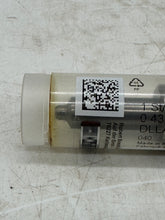 Load image into Gallery viewer, Bosch 0433271221 Fuel Injector Nozzle (New)