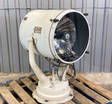 Load image into Gallery viewer, Carlisle &amp; Finch XE9664LG-RF 19&quot; 1000W Xenon Searchlight w/ Bulb (Used)