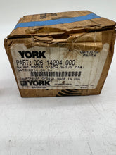 Load image into Gallery viewer, York 026-14294-000 Pressure Discharge Gauge, 0-400lbs (Open Box)