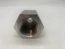 Load image into Gallery viewer, Parker 8FSC16N-316 A-LOK Female Connector 1/2" Tube x 1" FNPT *Box of (4)* (Open Box)