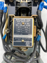 Load image into Gallery viewer, Allen-Bradley 200-E401Z1 Ser A Heavy Duty Pilot 250VDC Max. In Enclosure (Used)
