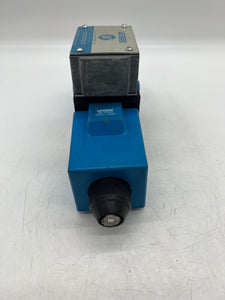 Vickers 02-127582 DG4S4WT-016C-H-60 Directional Valve (No Box)