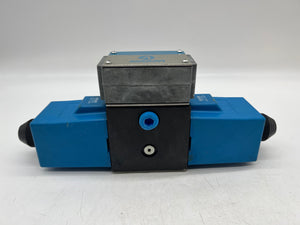 Vickers 02-127582 DG4S4WT-016C-H-60 Directional Valve (No Box)