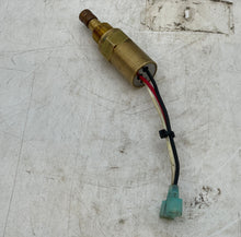 Load image into Gallery viewer, Caterpillar 2W-8915 Water Temperature Sensor (Used)
