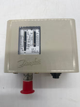 Load image into Gallery viewer, Danfoss 060-1101 KP1 Low Pressure Controller (Open Box)