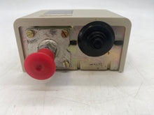 Load image into Gallery viewer, Danfoss 060-1101 KP1 Low Pressure Controller (Open Box)