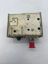 Load image into Gallery viewer, Danfoss 060-1101 KP1 Low Pressure Controller (Open Box)