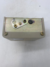 Load image into Gallery viewer, Danfoss 060-1101 KP1 Low Pressure Controller (Open Box)