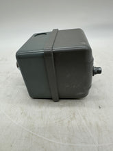Load image into Gallery viewer, Square D 9013GHG2J63 Pressure Switch (New)