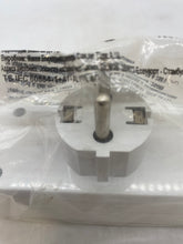 Load image into Gallery viewer, Makel 10033 3-Socket, Grounded, White, 16A 250V *Lot of (3)* (New)