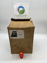 Load image into Gallery viewer, Fleetguard MPL5304 Engine Oil Filter *Lot of (2)* (Open Box)
