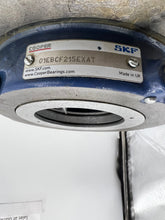 Load image into Gallery viewer, SKF Cooper 01EBCF215EXAT 4 Bolt Round Flange Block-Cylind. Roller Bearing (New)