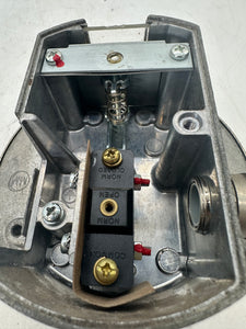 Honeywell C6045D-1019-1 Air/Gas Pressure Switch, 5-50 mbar (Used)