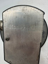 Load image into Gallery viewer, Honeywell C6045D-1019-1 Air/Gas Pressure Switch, 5-50 mbar (Used)