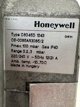 Load image into Gallery viewer, Honeywell C6045D-1043 Air/Gas Pressure Switch, 0.2-3 mbar (Used)