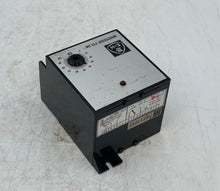 Load image into Gallery viewer, Endress Hauser FTC 220 Nivotester Level Limit Switch (Used)