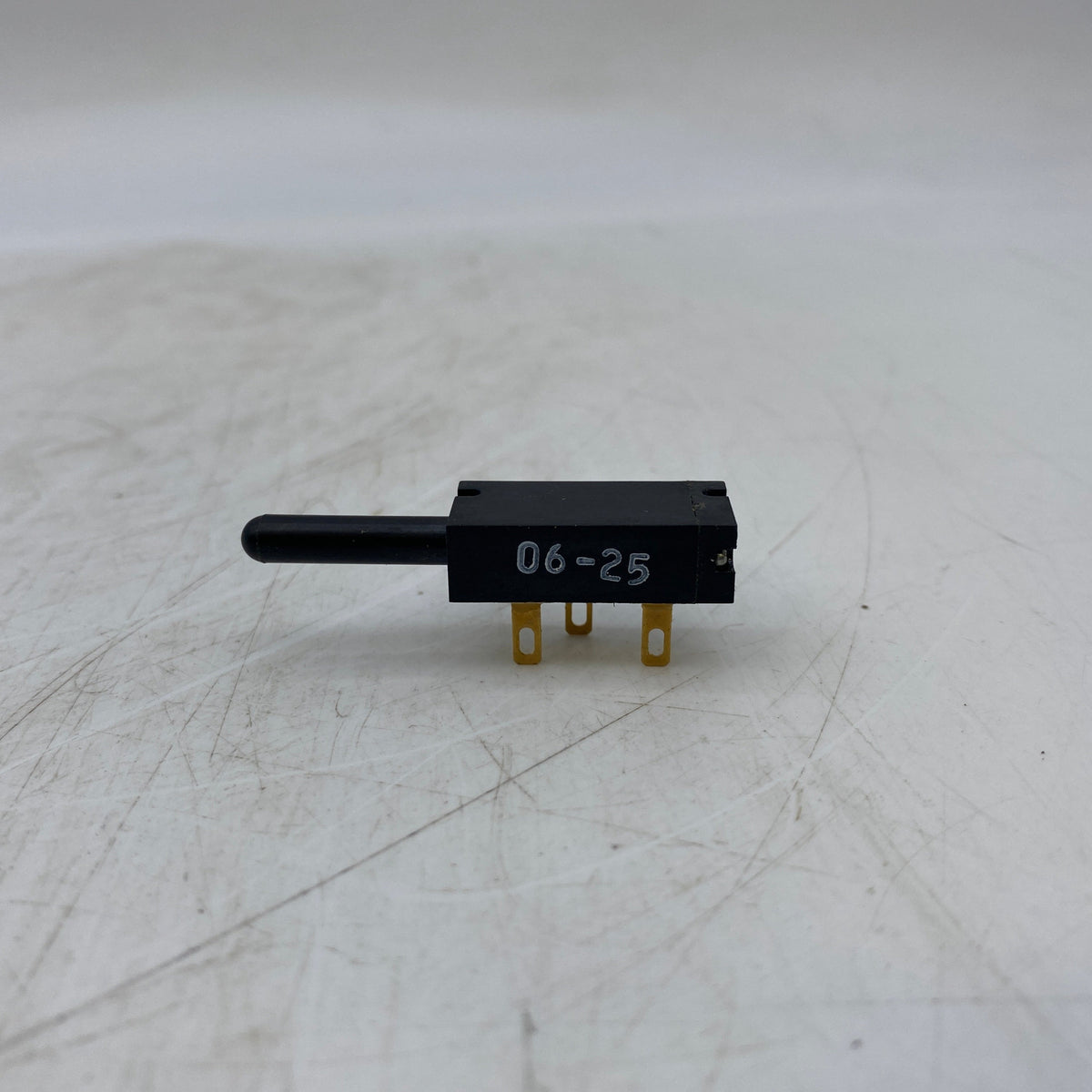 Capteur De Lumière VEML7700 Lux à Angle Droit Adafruit - I2C, STEMMA QT - Plage 0-120 Klux - Pour Arduino, Raspberry Pi