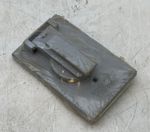 Load image into Gallery viewer, Cooper Crouse-Hinds TP7202 1-Gang Weatherproof Recept/Switch Cover *Lot of (2)* (New)