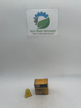 Load image into Gallery viewer, Caterpillar 4W-0506 Pressure Indicator (Open Box)
