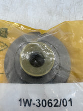 Load image into Gallery viewer, Caterpillar 1W-3062 Intake Retainer *Lot of (8)* (New)