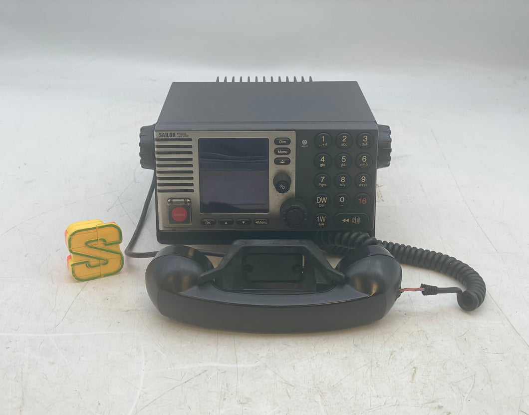 Sailor Thrane & Thrane RT5022 VHF DSC w/ Mounting Bracket And Handset (Used)