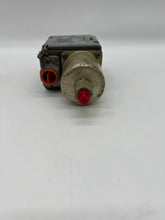 Load image into Gallery viewer, Square D ACW-4 Form-Z4 Pressure Switch, Class 9012, Range 1-20PSI, 10A/600V (Used)
