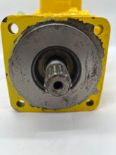 Load image into Gallery viewer, Parker 3139720353 Hydraulic Gear Motor for Tech Crane (Used)
