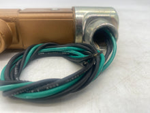 Load image into Gallery viewer, Versa VSG-3521-A120 Pneumatic Directional Valve, Brass (Open Box)