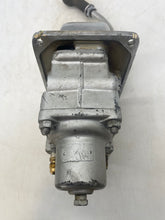 Load image into Gallery viewer, Rexroth Wabco HD-2-FX Controlair Valve (Used-Minor Knicks)