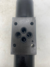 Load image into Gallery viewer, CRS Service CRSDG4V-3S-6C-M-FW-RB5-7Y Directional Valve (No Box)