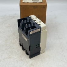 Load image into Gallery viewer, Cutler-Hammer EHD3100 Circuit Breaker, 100A, 3P (Open Box)