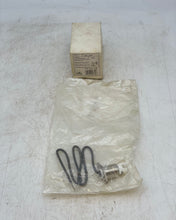 Load image into Gallery viewer, Leviton 555 Porcelain Lampholder 3000W, 600VAC, R7S RX7S Base, White (New)