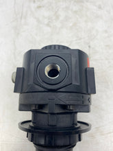 Load image into Gallery viewer, Rexroth R432016357 Pressure Regulator, With 0-125 PSI Gauge (No Box)
