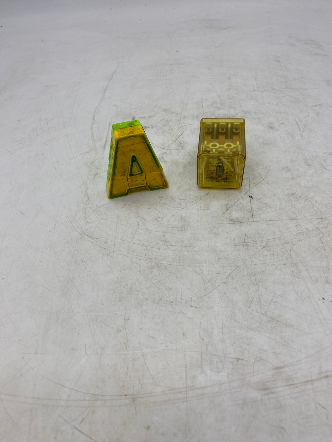 IDEC RR3PB-U DC 24V Relay, *Lot of (4)* (No Box)