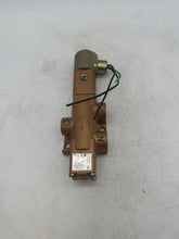 Load image into Gallery viewer, Versa VSG-3521-A120 Pneumatic Directional Valve, Brass (Used)