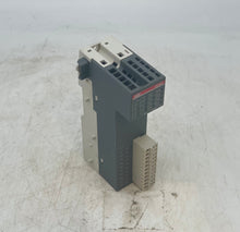 Load image into Gallery viewer, ABB 1TNE968902R2201 D0561 A0 Digital Output Mod, 8 Digital Outputs, 24VDC (Used)
