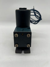 Load image into Gallery viewer, American-Standard Wabco PJ32711 TaskMaster Pneumatic Control Valve (Used)