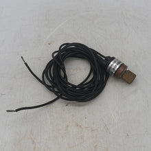 Load image into Gallery viewer, Saginomiya ACB-2UB243W Pressure Switch, 1/8" NPT, 250/400 PSI (No Box)