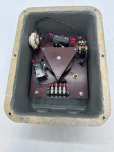 Load image into Gallery viewer, Kahlenberg M-411 Type 2-2283 Fog Signal Timer, Size 24VDC (Used)