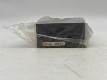 Load image into Gallery viewer, Ingersoll Rand ARO 118605-8-G Pneumatic Manifold (New)