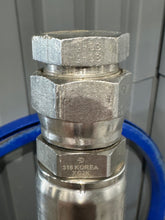 Load image into Gallery viewer, Parker 451TC-16 Tough Cover 16’L Hose, 1” HNV-SS316-16-16C-NPT-V Quick Coupling x 1” FJIC (Used)
