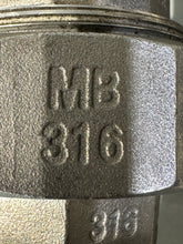Load image into Gallery viewer, Hose Master 1-1/4&quot; Dia x 216” L Flexible Metal Hose Assembly w/ 316SS M/F NPT (No Box)