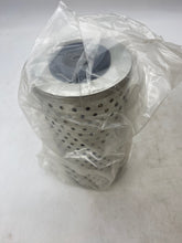 Load image into Gallery viewer, Fleetguard FF116 Fuel Filter, *Box of (11) Filters* (Open Box)