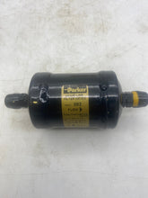 Load image into Gallery viewer, Parker (1) 082 (2) 083 (1) LLD-083 Liquid Line Filter-Drier, *Lot of (4)* (Open Box)