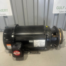 Load image into Gallery viewer, AMT 4251-94 15HP High Flow Centrifugal Pump w/o Pump Casing (Open Box)
