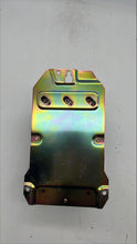Load image into Gallery viewer, Allen-Bradley 500FL-DOD93 Size 3 Lighting Contactor, 100A, 600VAC, 3P, No Coil (Used)