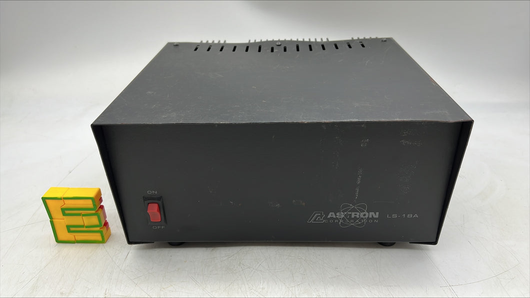 Astron LS-18A Linear Tabletop Power Supply, In: 115VAC Out: 28VDC 18A (Used)